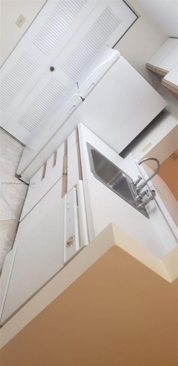 Recently Rented: $1,400 (1 beds, 1 baths, 700 Square Feet)