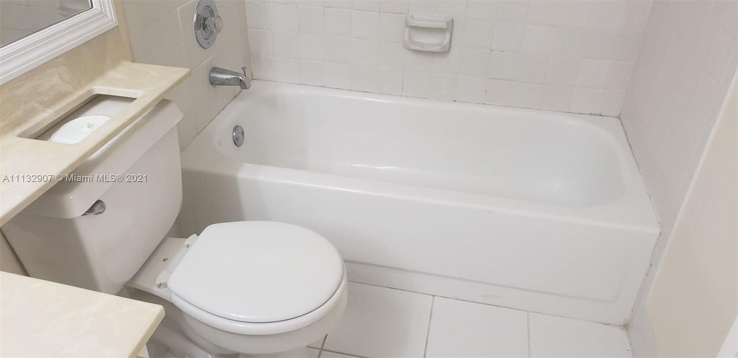 Recently Rented: $1,400 (1 beds, 1 baths, 700 Square Feet)