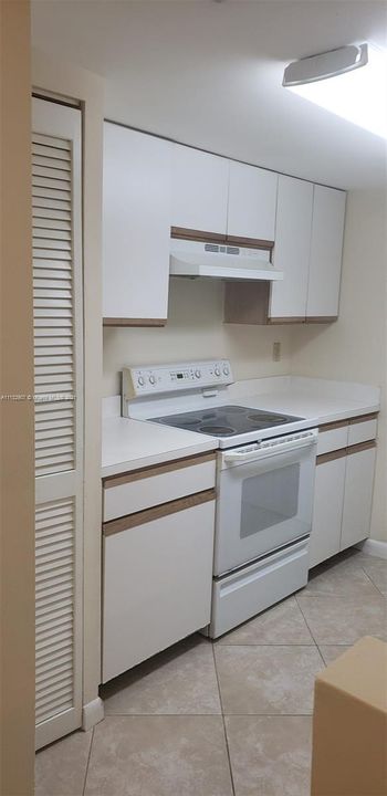 Recently Rented: $1,400 (1 beds, 1 baths, 700 Square Feet)
