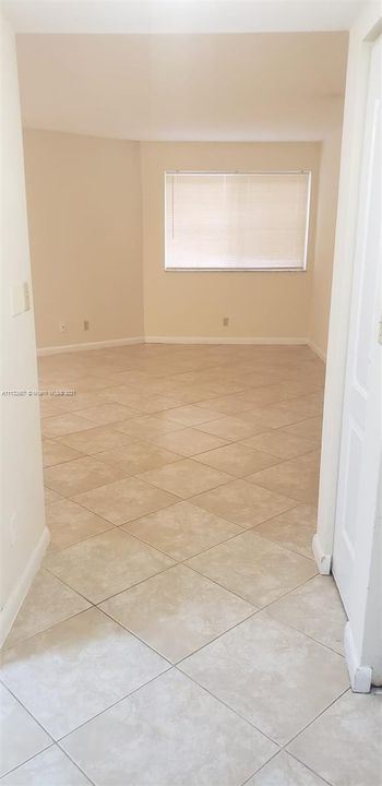 Recently Rented: $1,400 (1 beds, 1 baths, 700 Square Feet)