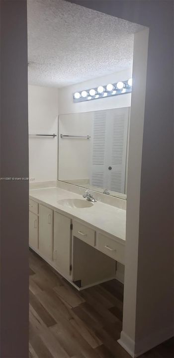 Recently Rented: $1,400 (1 beds, 1 baths, 700 Square Feet)