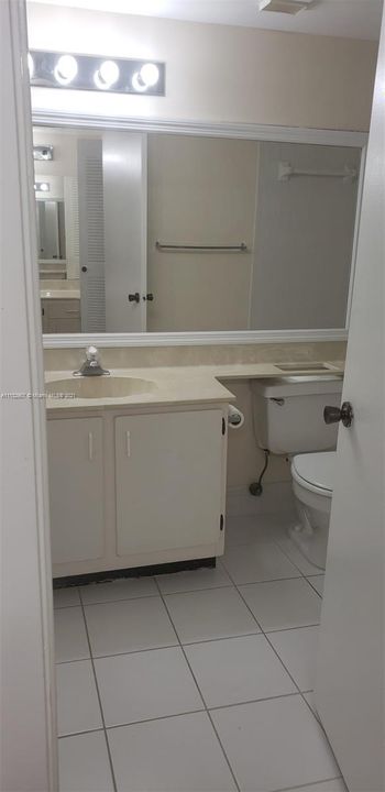 Recently Rented: $1,400 (1 beds, 1 baths, 700 Square Feet)