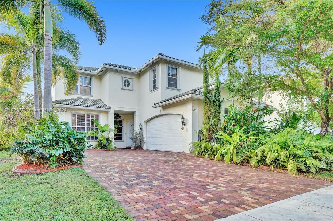 Recently Sold: $895,000 (4 beds, 3 baths, 3612 Square Feet)