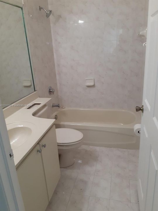 Recientemente alquilado: $2,400 (3 camas, 2 baños, 1182 Pies cuadrados)