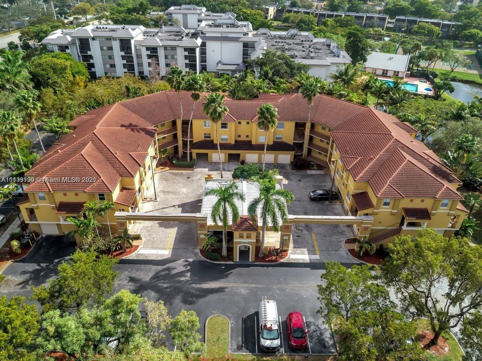 最近售出: $190,000 (2 贝兹, 2 浴室, 974 平方英尺)