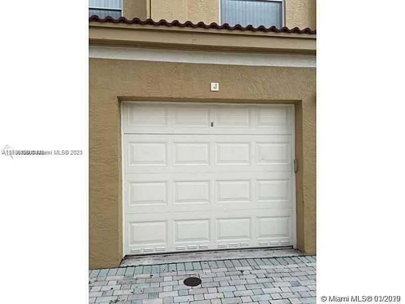 最近售出: $190,000 (2 贝兹, 2 浴室, 974 平方英尺)