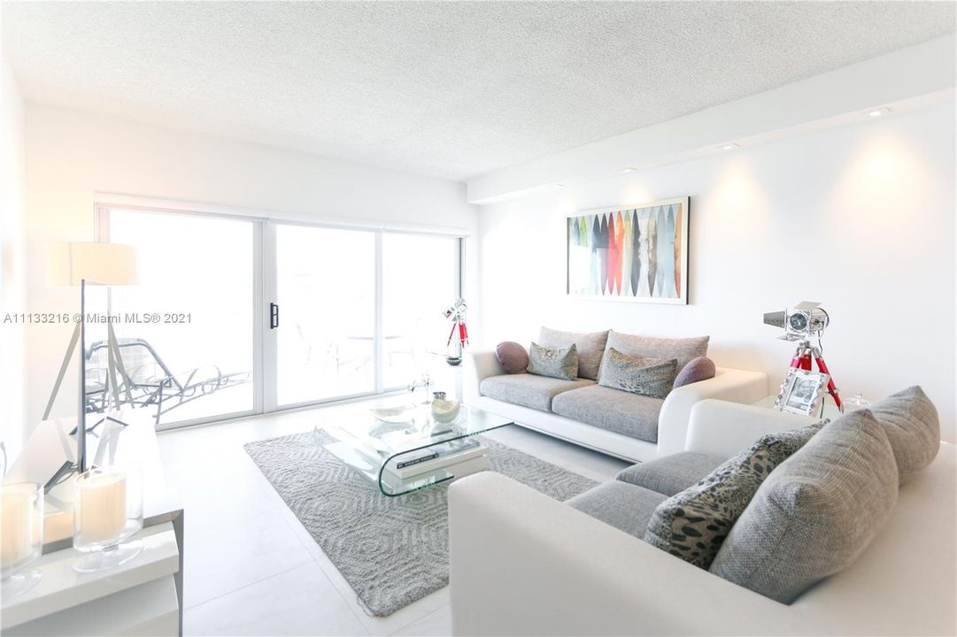 Recently Sold: $695,900 (2 beds, 2 baths, 1240 Square Feet)