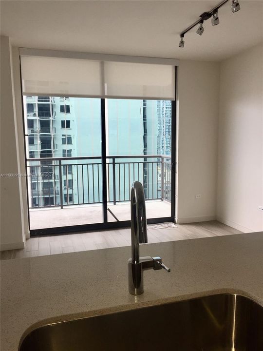 Recently Sold: $395,000 (1 beds, 1 baths, 828 Square Feet)