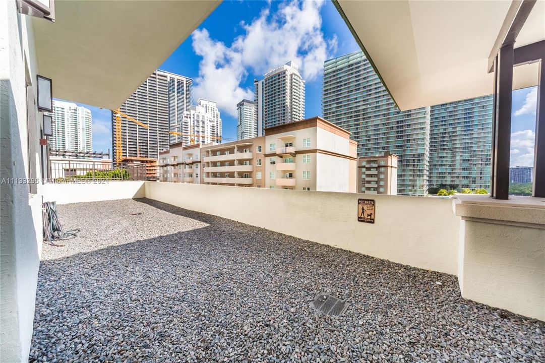Recently Sold: $395,000 (1 beds, 1 baths, 828 Square Feet)