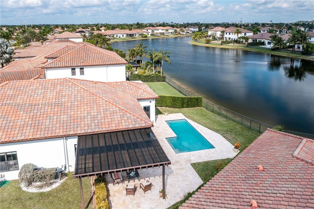 Recently Sold: $1,420,000 (4 beds, 3 baths, 3076 Square Feet)