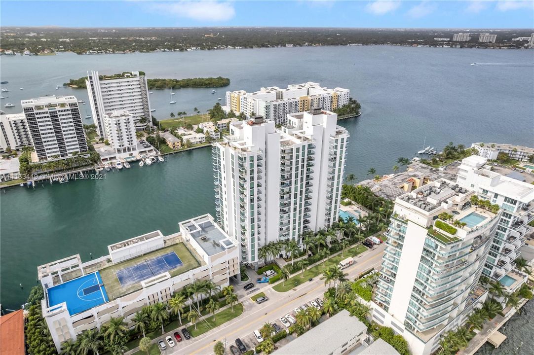 Recently Sold: $699,000 (2 beds, 2 baths, 1575 Square Feet)