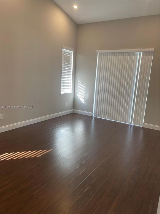 Recently Rented: $4,500 (4 beds, 2 baths, 2205 Square Feet)