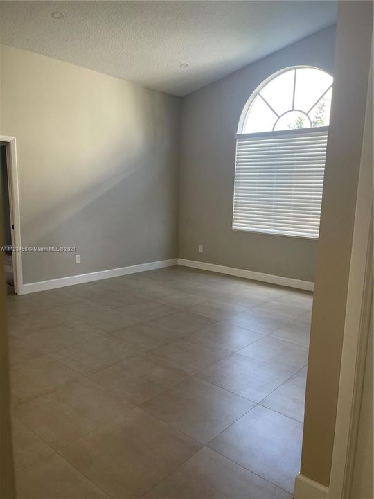 Recently Rented: $4,500 (4 beds, 2 baths, 2205 Square Feet)