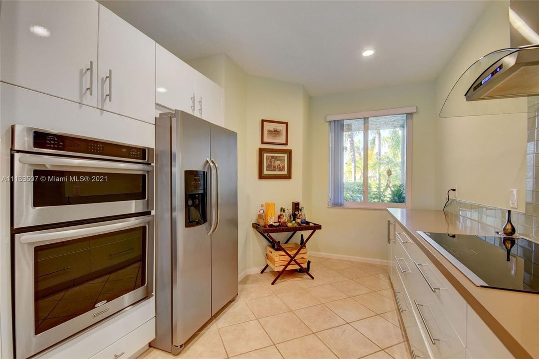 Recently Sold: $680,000 (3 beds, 2 baths, 1878 Square Feet)