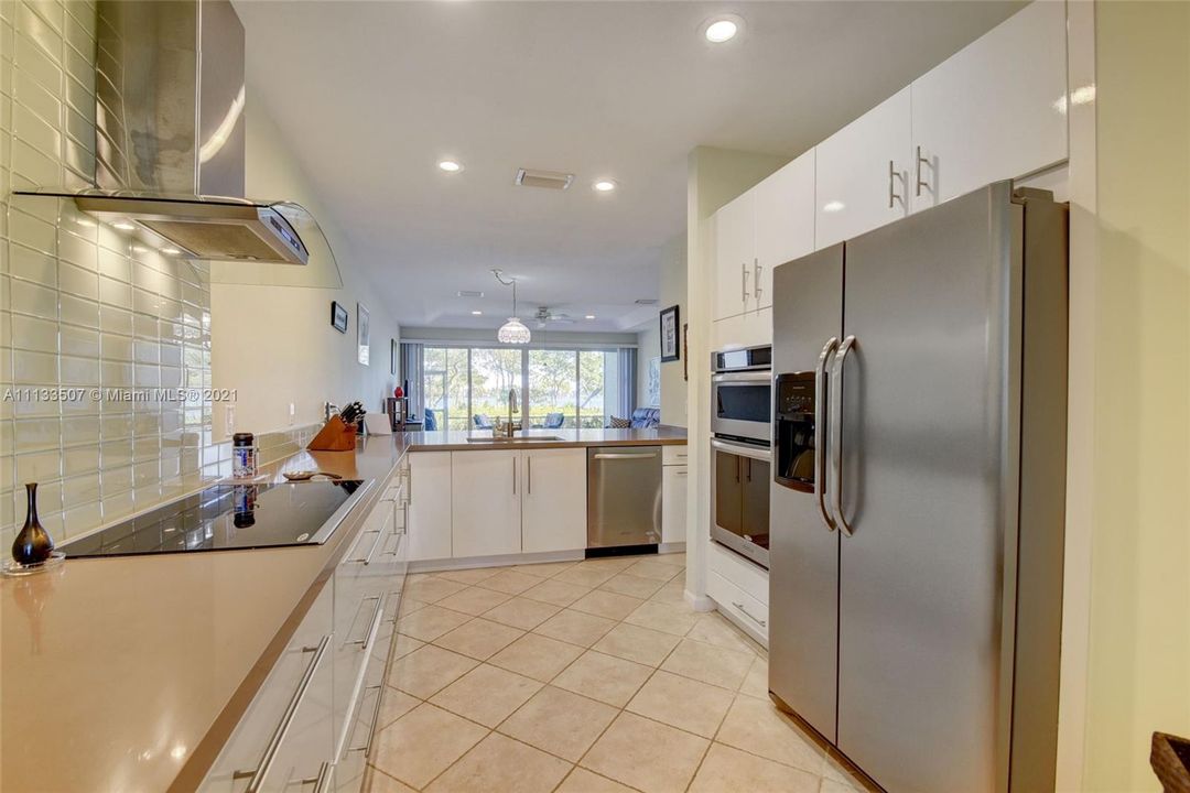 Recently Sold: $680,000 (3 beds, 2 baths, 1878 Square Feet)