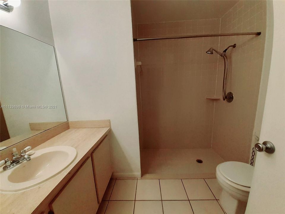 Недавно арендовано: $1,200 (0 спален, 1 ванн, 0 Квадратных фут)