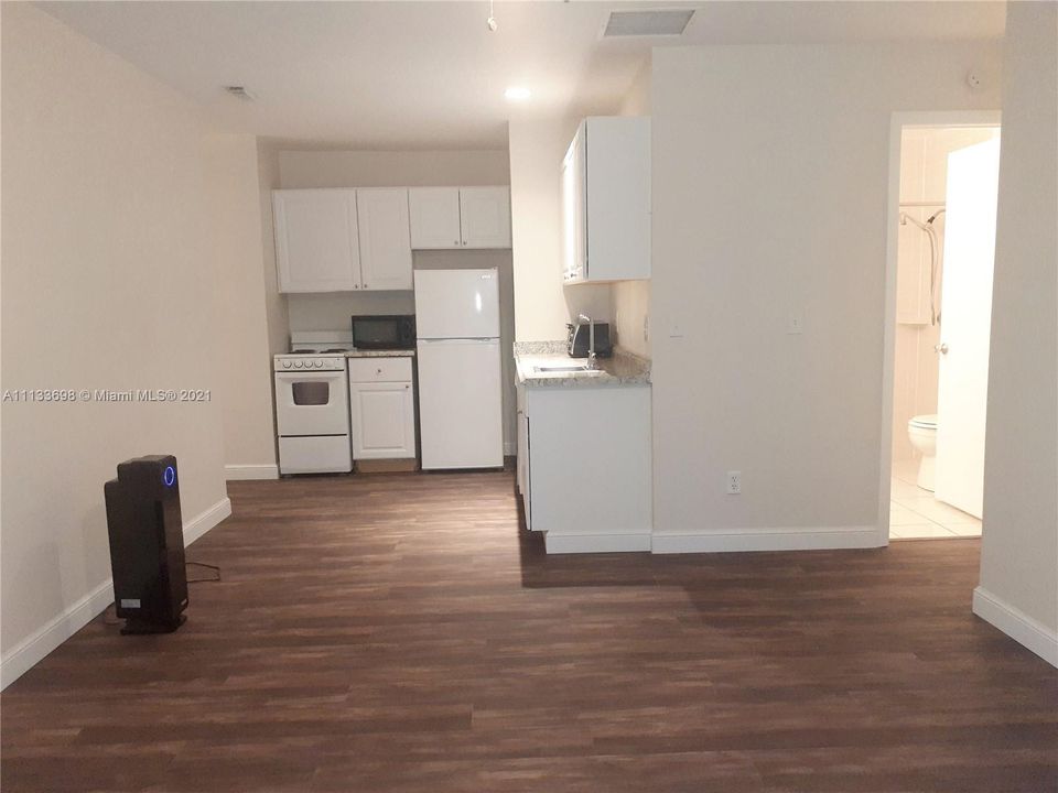 Recently Rented: $1,200 (0 beds, 1 baths, 0 Square Feet)