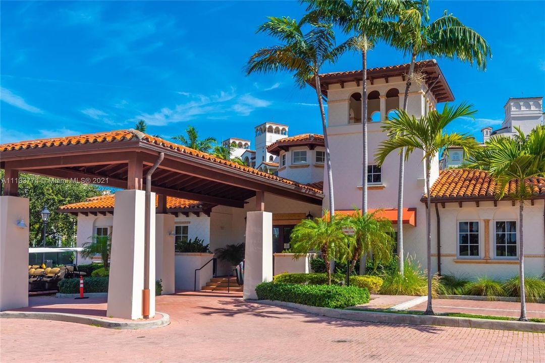 Recently Sold: $10,900,000 (3 beds, 3 baths, 3807 Square Feet)