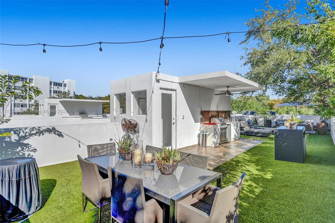 Recently Sold: $1,699,000 (4 beds, 4 baths, 2845 Square Feet)