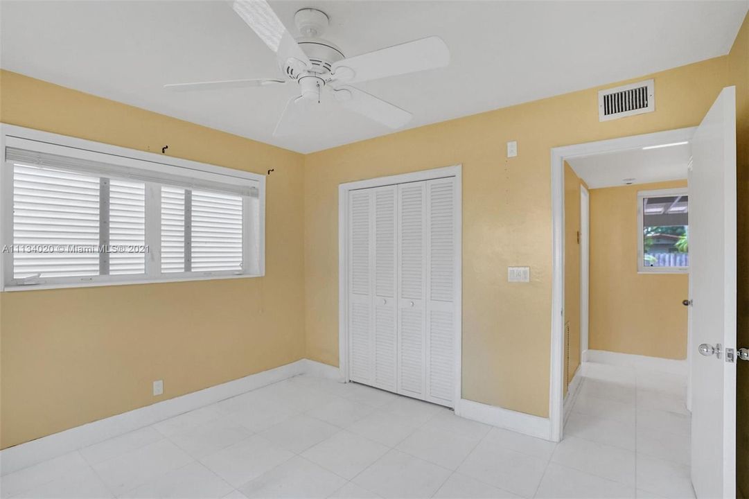 Recently Sold: $2,500,000 (2 beds, 2 baths, 1562 Square Feet)