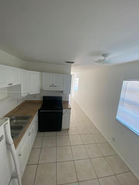 Recently Rented: $1,450 (2 beds, 1 baths, 1100 Square Feet)