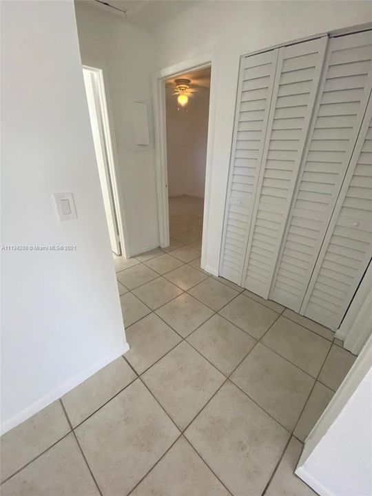 Recently Rented: $1,450 (2 beds, 1 baths, 1100 Square Feet)