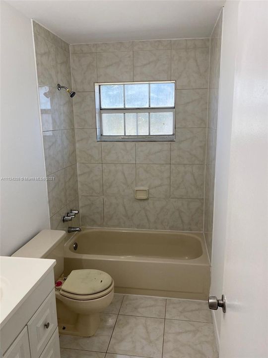 Recently Rented: $1,450 (2 beds, 1 baths, 1100 Square Feet)