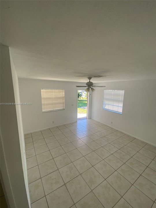 Recently Rented: $1,450 (2 beds, 1 baths, 1100 Square Feet)