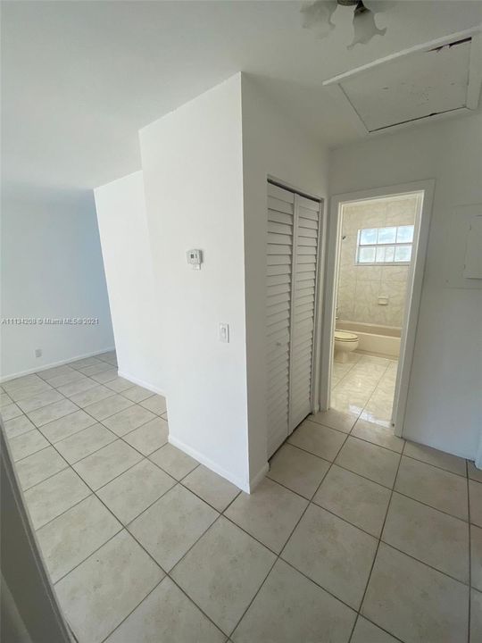 Recently Rented: $1,450 (2 beds, 1 baths, 1100 Square Feet)