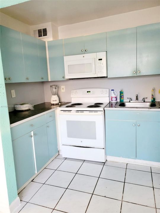 Vendido Recientemente: $136,000 (2 camas, 1 baños, 765 Pies cuadrados)