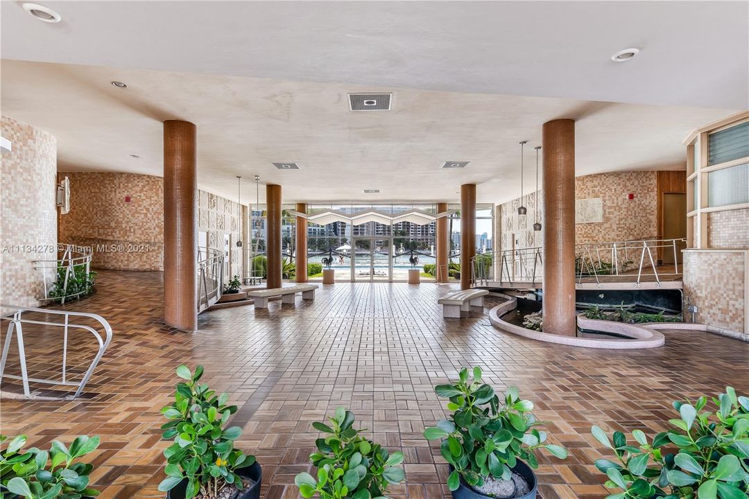 Recently Sold: $2,000,000 (2 beds, 2 baths, 1770 Square Feet)