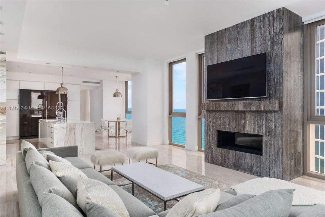 Recently Sold: $6,600,000 (3 beds, 6 baths, 4609 Square Feet)