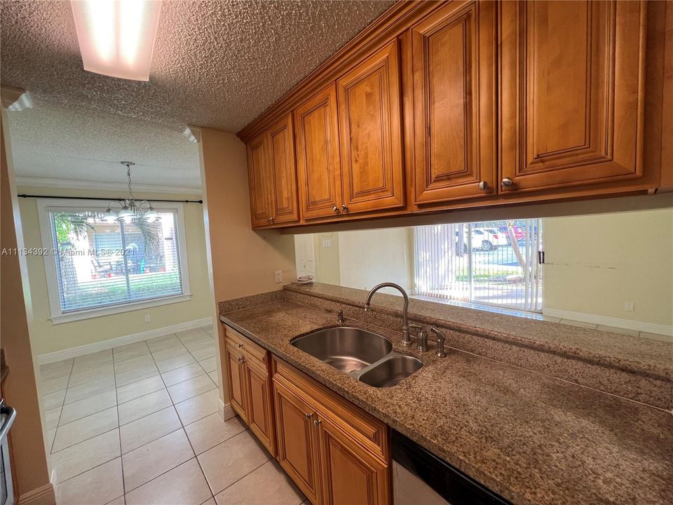 Recently Sold: $165,000 (1 beds, 1 baths, 778 Square Feet)