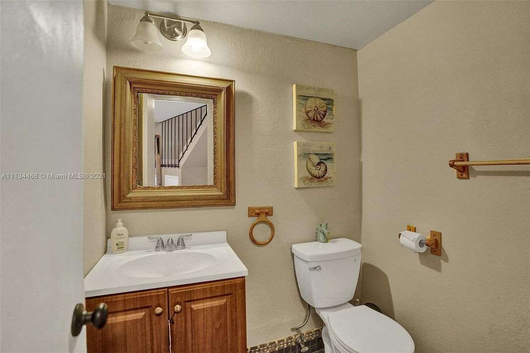 最近售出: $142,000 (2 贝兹, 1 浴室, 1020 平方英尺)