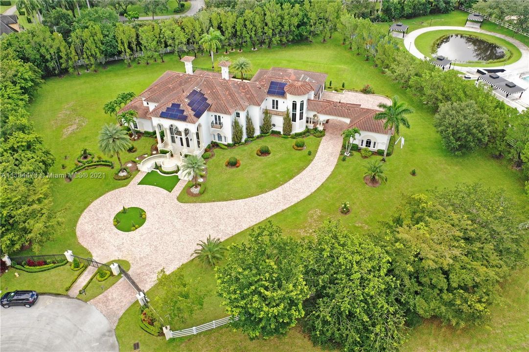 Недавно арендовано: $29,000 (5 спален, 6 ванн, 7089 Квадратных фут)