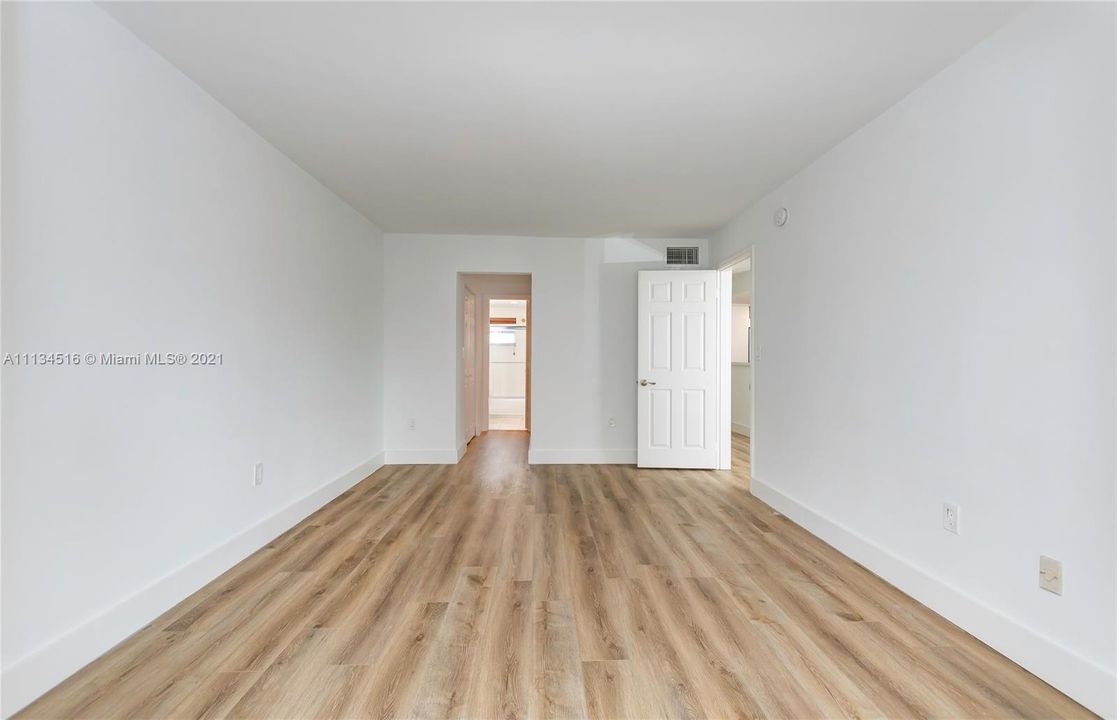 Recently Rented: $2,500 (1 beds, 1 baths, 854 Square Feet)