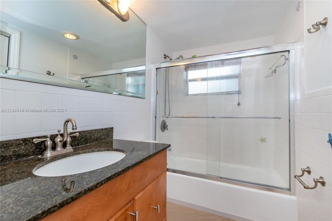 Недавно арендовано: $2,500 (1 спален, 1 ванн, 854 Квадратных фут)