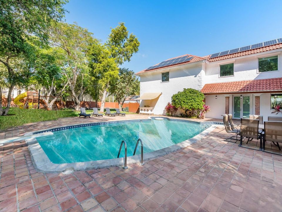 Recently Sold: $4,200,000 (9 beds, 9 baths, 8135 Square Feet)