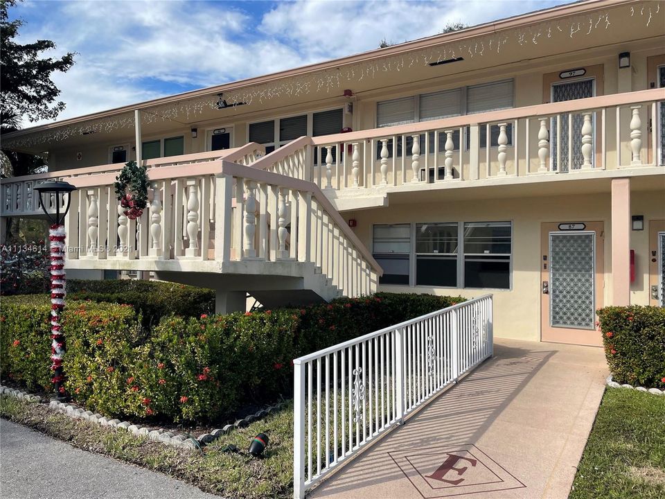 Recently Sold: $91,000 (1 beds, 1 baths, 585 Square Feet)