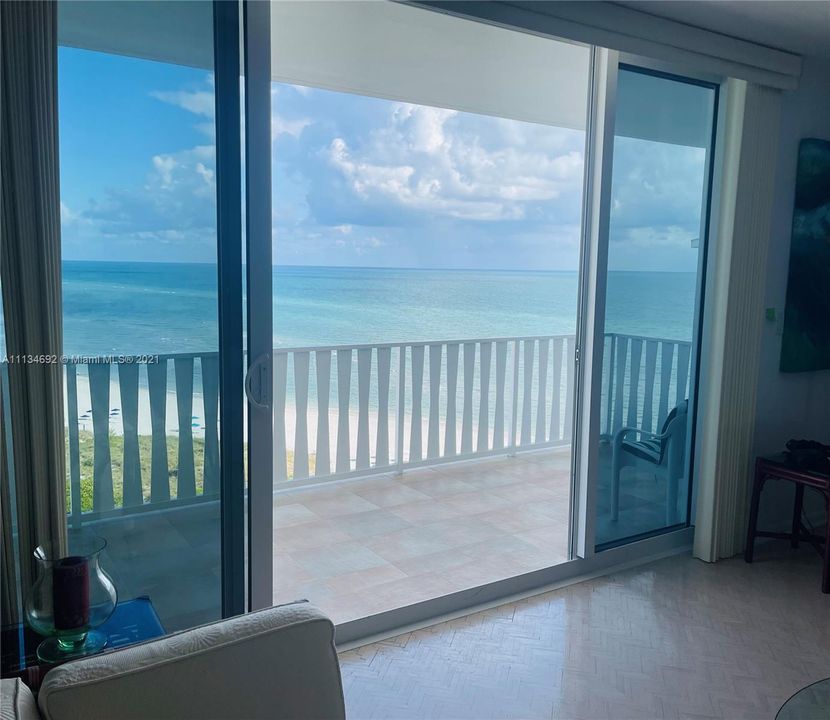 Recently Sold: $1,600,000 (2 beds, 2 baths, 1320 Square Feet)