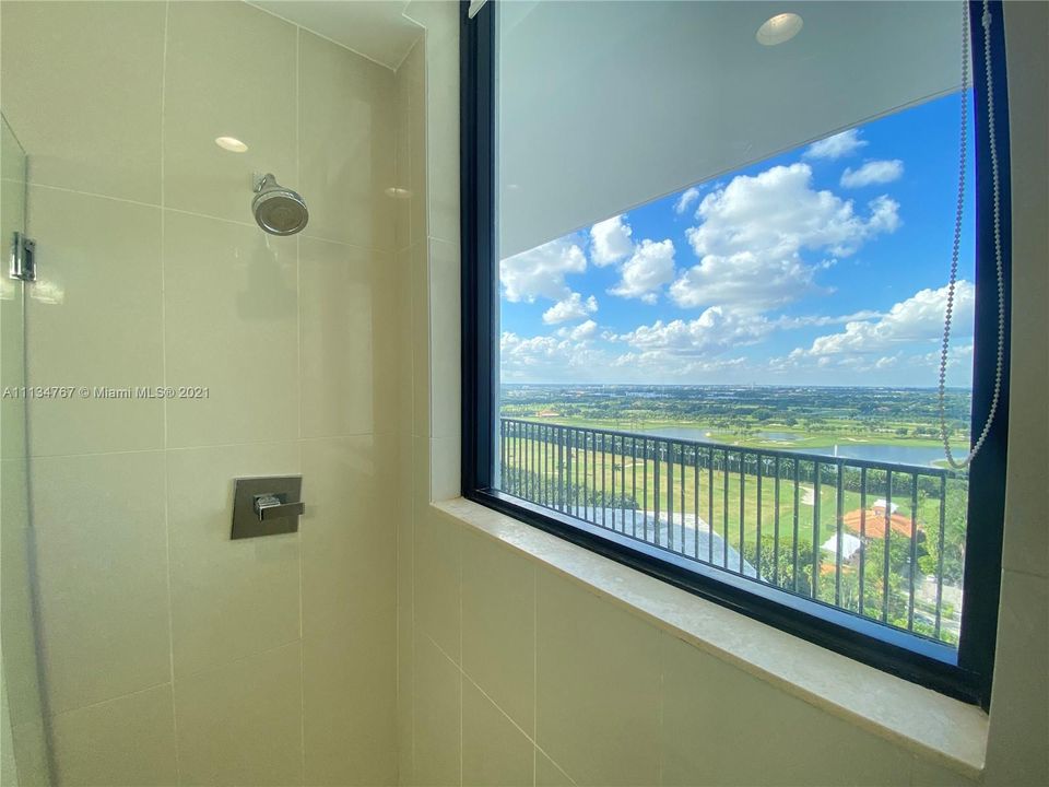 Recientemente alquilado: $4,200 (3 camas, 2 baños, 1557 Pies cuadrados)