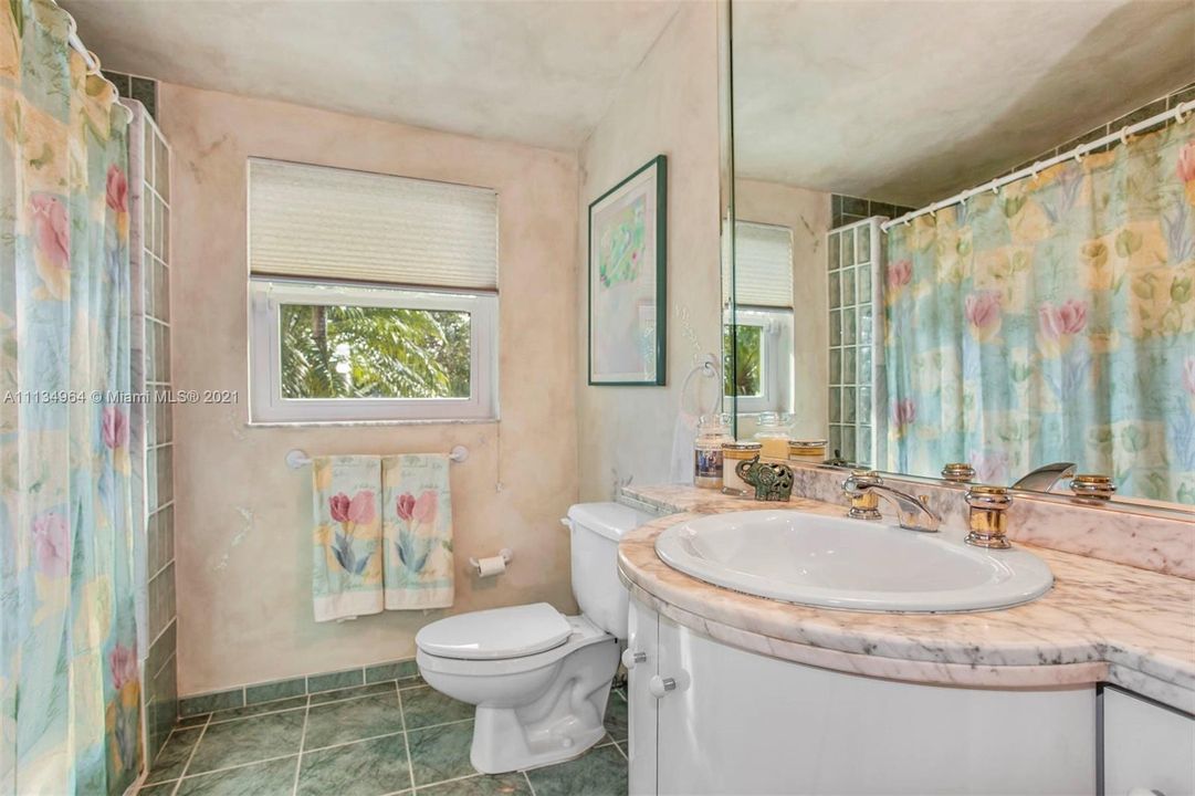 Недавно продано: $1,699,000 (4 спален, 3 ванн, 2920 Квадратных фут)