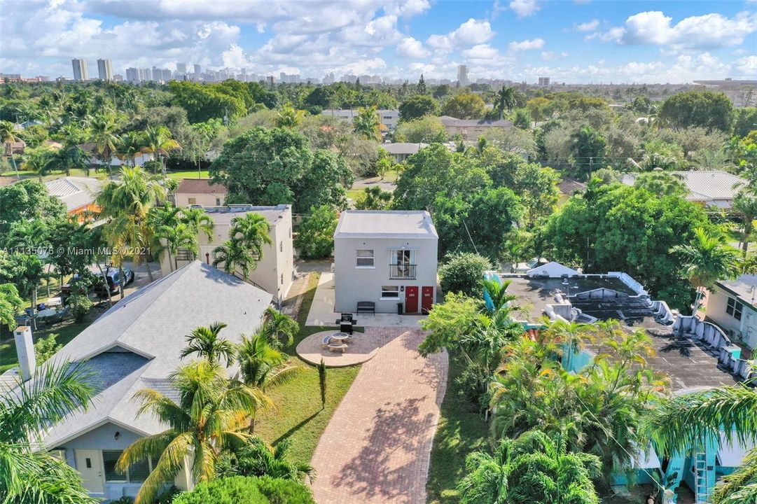 Recently Sold: $875,000 (0 beds, 0 baths, 1253 Square Feet)