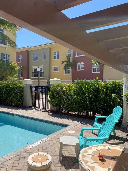 Recently Rented: $2,890 (2 beds, 2 baths, 1467 Square Feet)