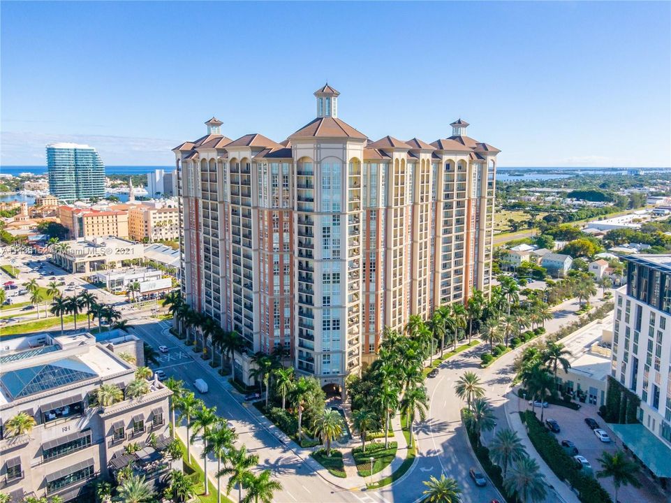 Recently Sold: $350,000 (1 beds, 1 baths, 820 Square Feet)