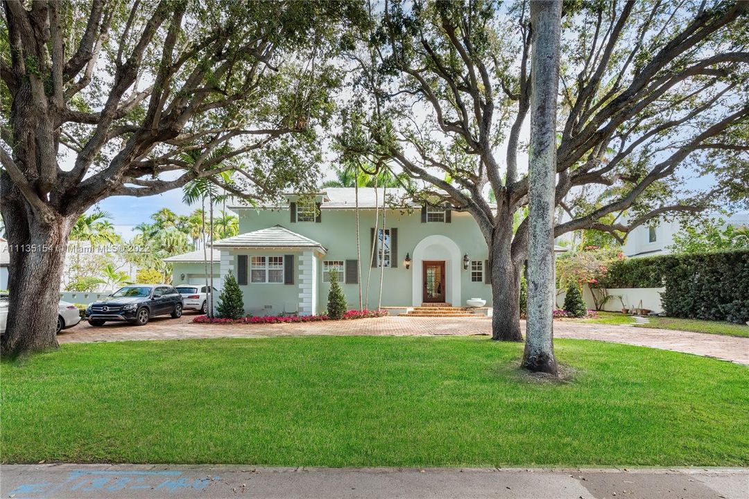Recently Sold: $4,750,000 (4 beds, 4 baths, 4508 Square Feet)