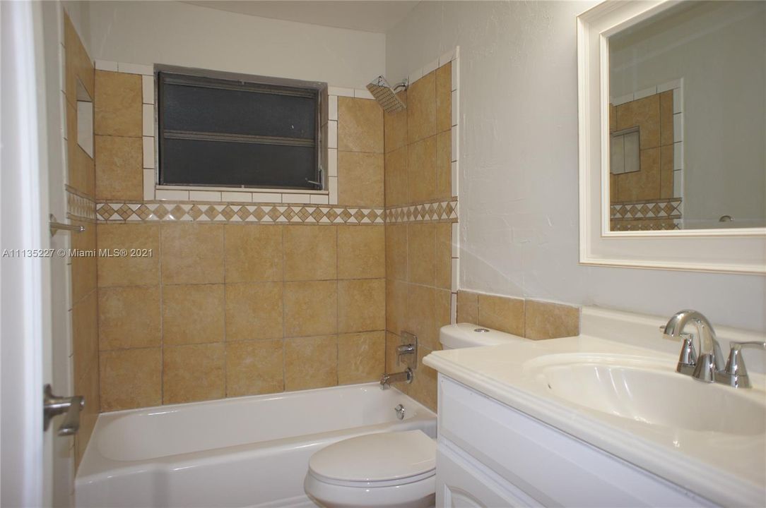 Recently Rented: $2,000 (3 beds, 1 baths, 2012 Square Feet)