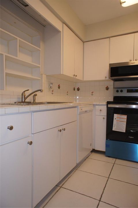 Recently Rented: $2,000 (3 beds, 1 baths, 2012 Square Feet)