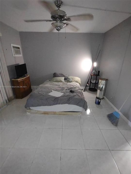 Vendido Recientemente: $77,900 (1 camas, 1 baños, 585 Pies cuadrados)