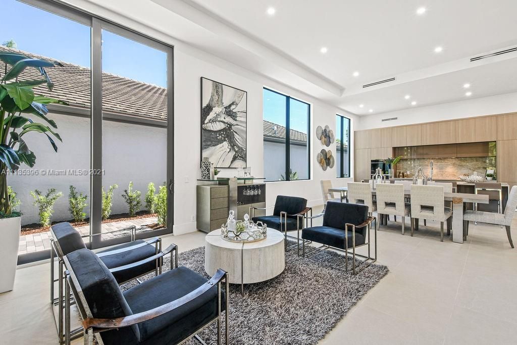 Recently Sold: $2,700,000 (3 beds, 4 baths, 2692 Square Feet)